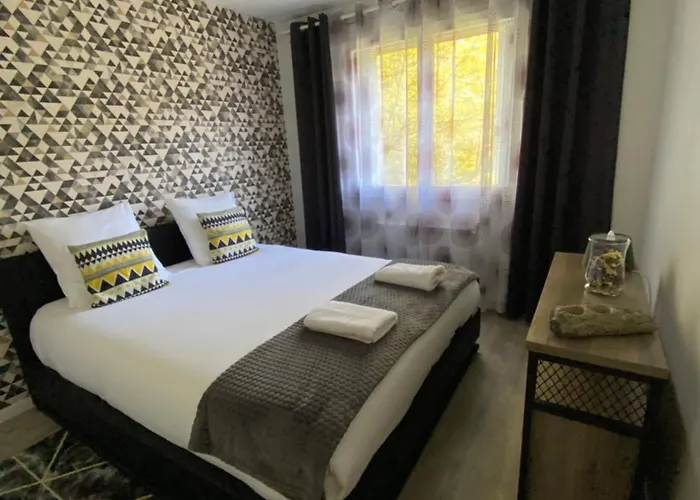 6 Pieces Avec Une Vue Sur Le Pont De Normandie